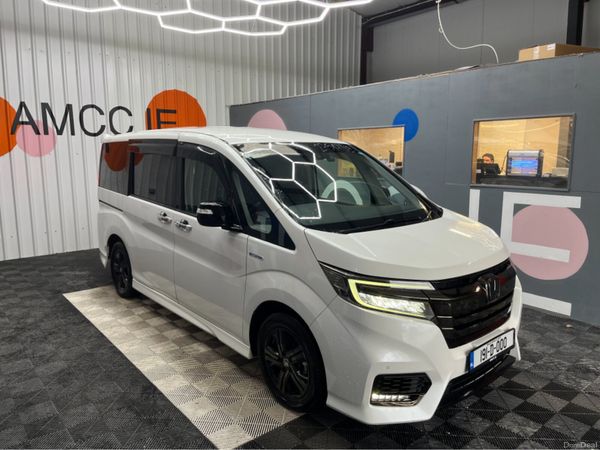Honda Stepwagon MPV, Petrol Hybrid, 2019, White