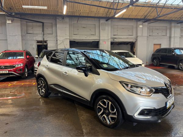 Renault Captur Hatchback, Petrol, 2021, Grey