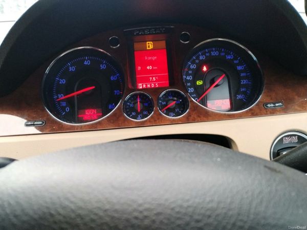 Volkswagen Passat Saloon, Petrol, 2006, Green