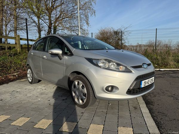 Ford Fiesta Hatchback, Petrol, 2009, Silver