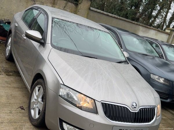 Skoda Octavia Hatchback, Diesel, 2014, Beige