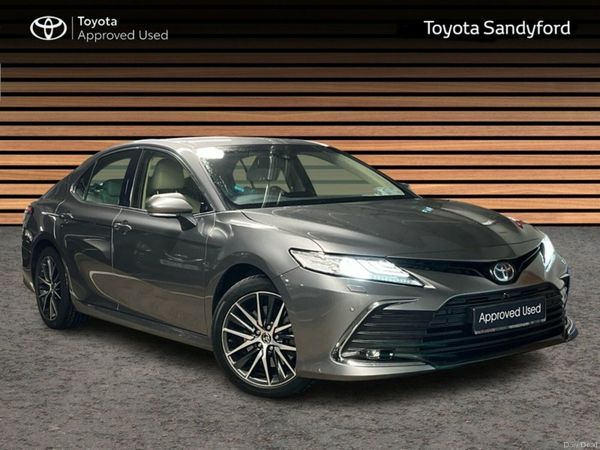 Toyota Camry Saloon, Petrol Hybrid, 2023, Silver