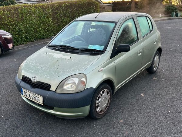 Toyota Yaris Hatchback, Petrol, 2002, Black