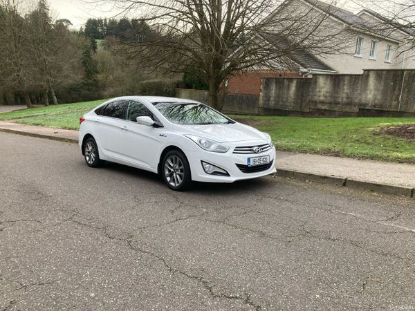 Hyundai i40 Saloon, Diesel, 2015, White