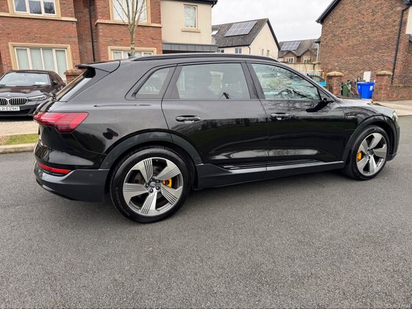 Audi e-tron Estate/Jeep, Electric, 2019, Black