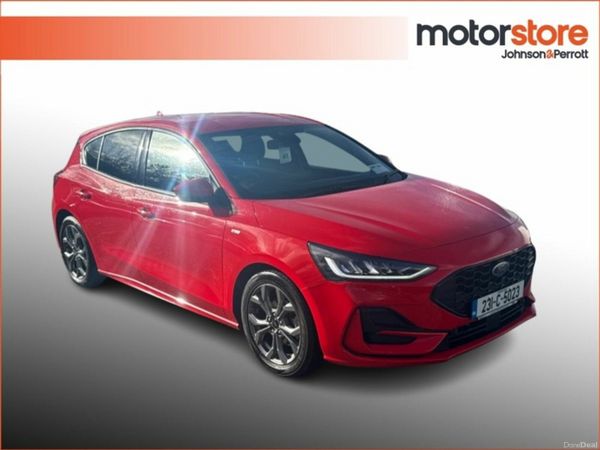 Ford Focus Hatchback, Petrol, 2023, Red