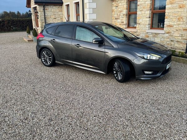 Ford Focus Hatchback, Diesel, 2017, Grey