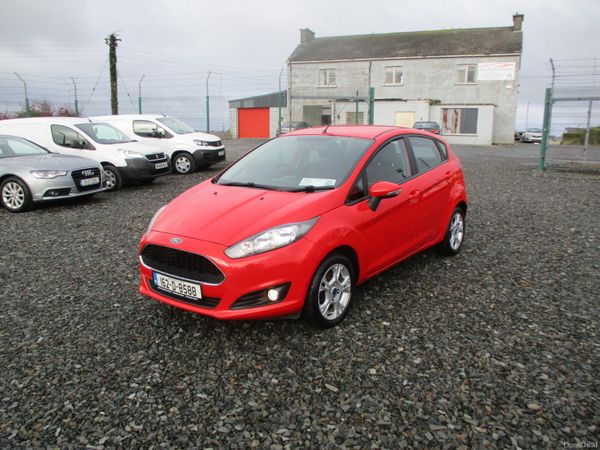 Ford Fiesta Hatchback, Petrol, 2016, Red