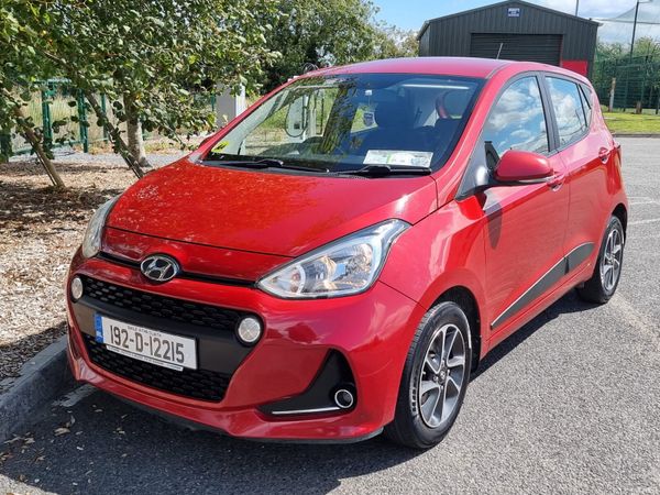 Hyundai i10 Hatchback, Petrol, 2019, Red