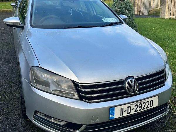 Volkswagen Passat Saloon, Diesel, 2011, Silver