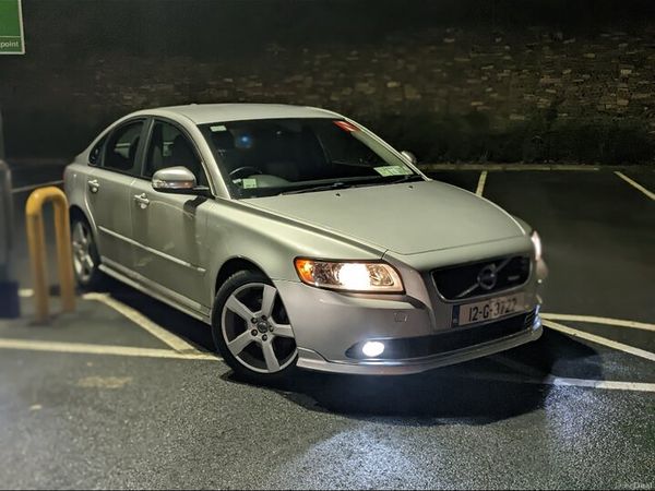 Volvo S40 Saloon, Diesel, 2012, Silver