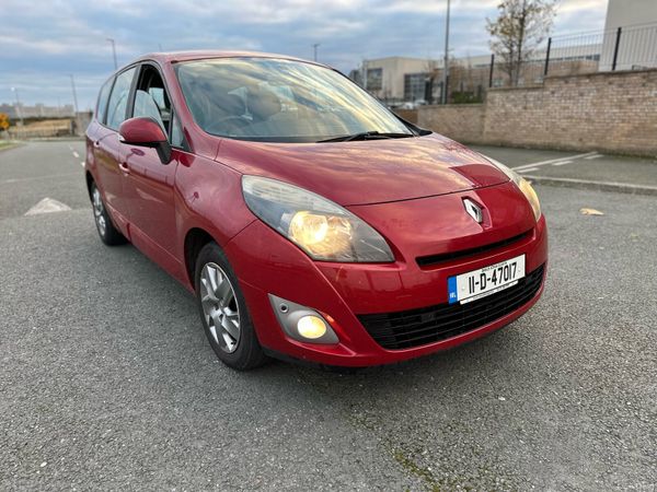 Renault Grand Scenic MPV, Diesel, 2011, Red