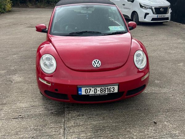 Volkswagen Beetle Convertible, Petrol, 2007, Red