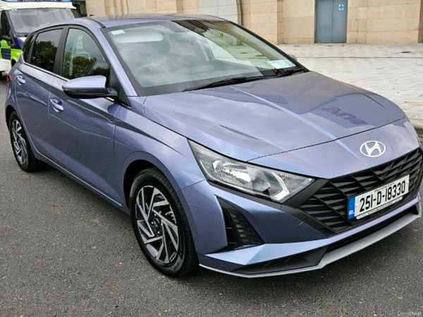 Hyundai i20 Hatchback, Petrol, 2025, Blue