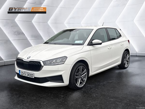 Skoda Fabia Hatchback, Petrol, 2023, White