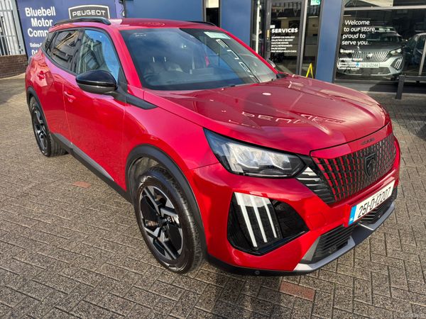 Peugeot 2008 MPV, Petrol, 2025, Red