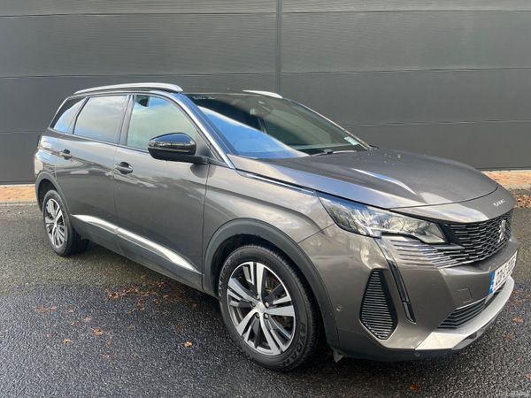 Peugeot 5008 MPV, Diesel, 2023, Grey