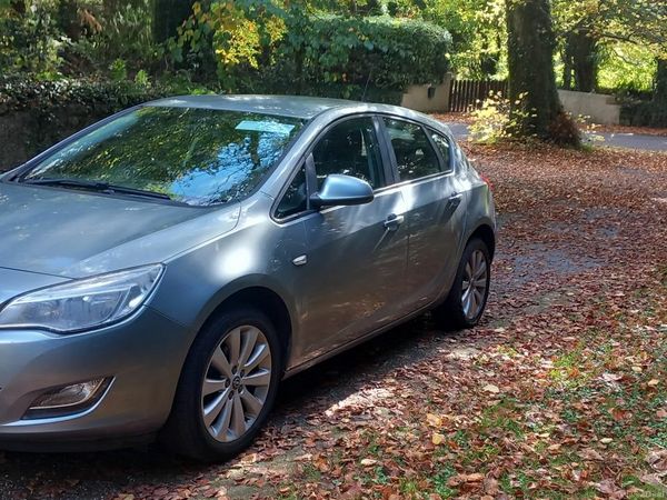 Opel Astra MPV, Petrol, 2012, Silver