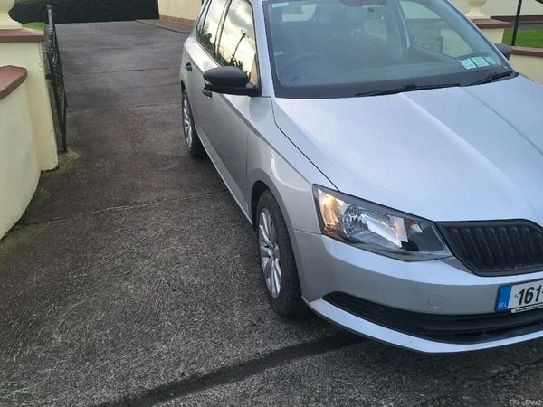 Skoda Fabia Hatchback, Petrol, 2016, Silver