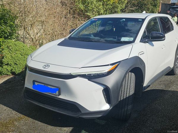 Toyota bZ4X Estate/Jeep, Electric, 2022, White