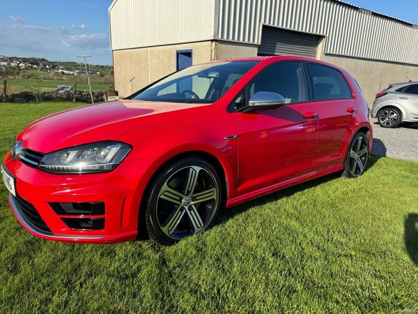 Volkswagen Golf Hatchback, Petrol, 2015, Red
