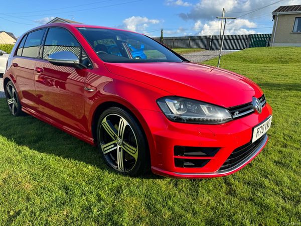 Volkswagen Golf Hatchback, Petrol, 2015, Red