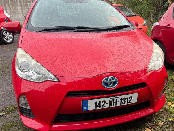 Toyota Aqua Hatchback, Petrol Hybrid, 2014, Red