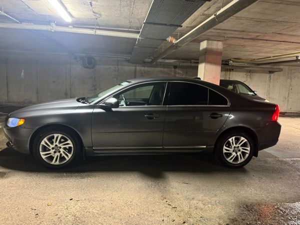 Volvo S80 Saloon, Diesel, 2010, Grey