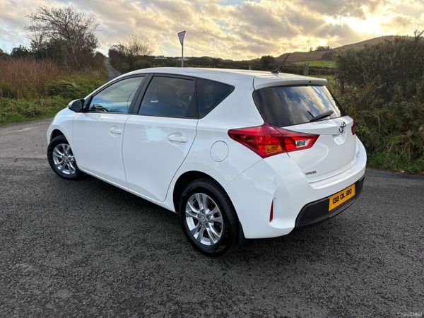 Toyota Auris MPV, Petrol, 2013, White