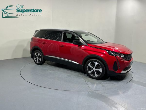 Peugeot 5008 MPV, Diesel, 2021, Red