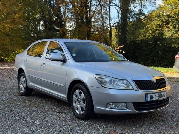Skoda Octavia Hatchback, Diesel, 2010, Silver