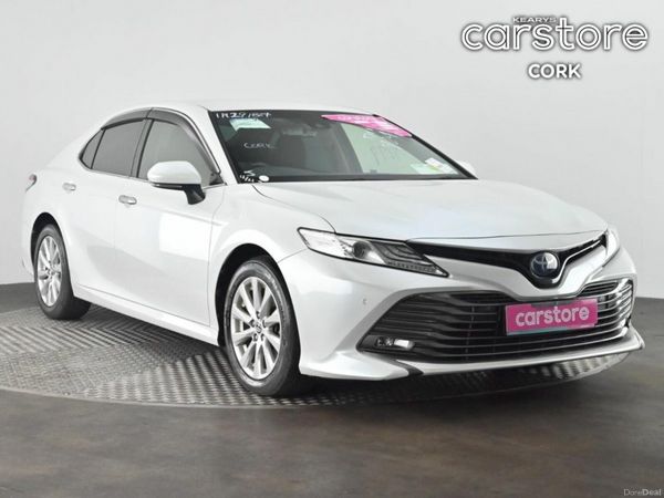 Toyota Camry Saloon, Petrol Hybrid, 2020, White