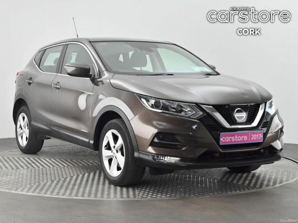 Nissan Qashqai SUV, Petrol, 2017, Gold