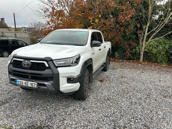 Toyota Hilux Crew Cab, Diesel, 2023, White