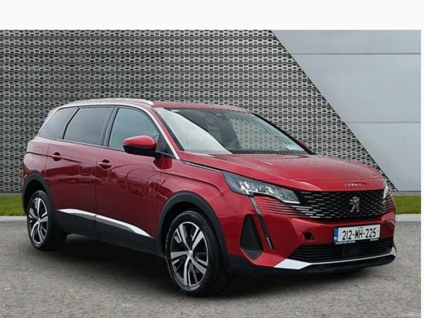 Peugeot 5008 MPV, Diesel, 2021, Red