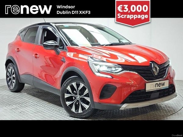 Renault Captur Hatchback, Petrol, 2023, Red
