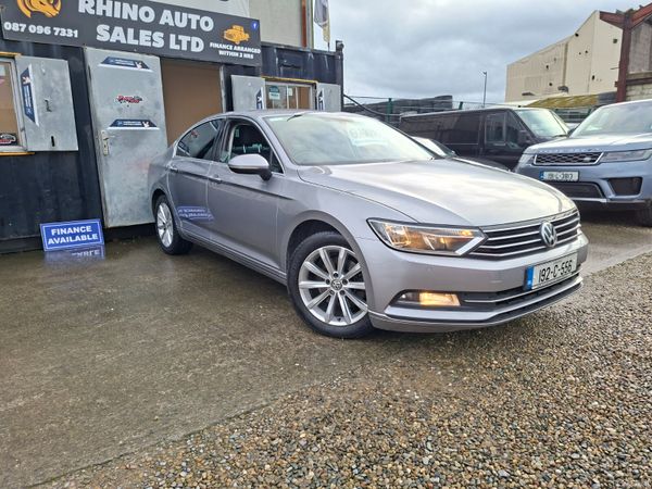 Volkswagen Passat Saloon, Diesel, 2019, Grey