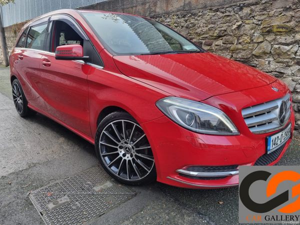 Mercedes-Benz B-Class MPV, Petrol, 2014, Red