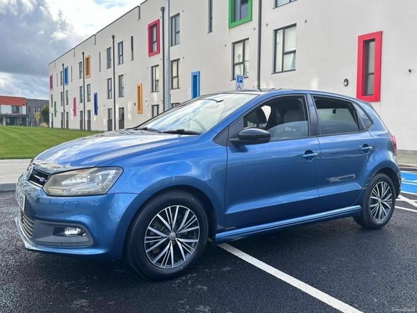 Volkswagen Polo Hatchback, Petrol, 2015, Blue