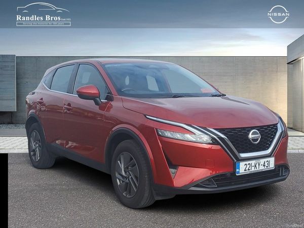 Nissan Qashqai MPV, Petrol, 2022, Red