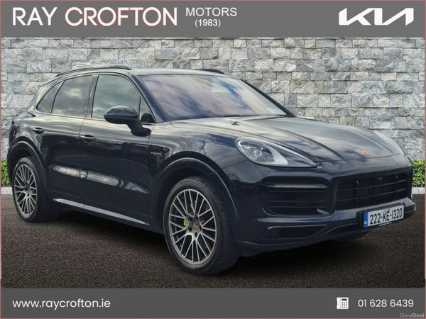 Porsche Cayenne SUV, Petrol Plug-in Hybrid, 2022, Blue