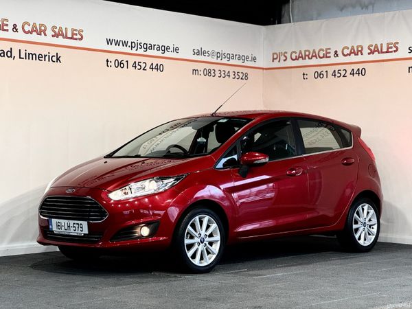 Ford Fiesta Hatchback, Petrol, 2016, Red