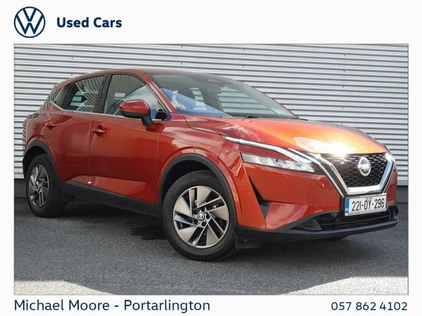 Nissan Qashqai MPV, Petrol, 2022, Red