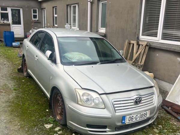 Toyota Avensis Hatchback, Diesel, 2006, Silver