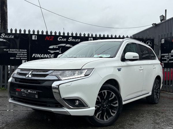 Mitsubishi Outlander SUV, Petrol Plug-in Hybrid, 2017, White