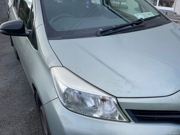 Toyota Yaris Hatchback, Diesel, 2013, Green