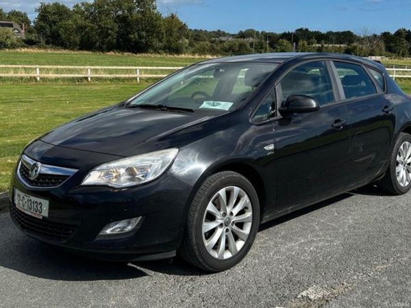 Vauxhall Astra Hatchback, Diesel, 2012, Black