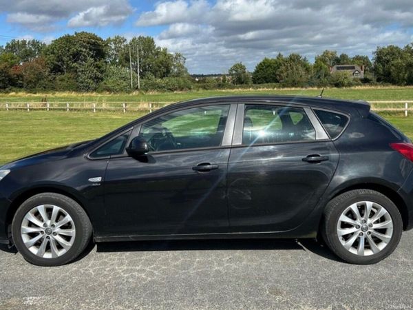 Vauxhall Astra Hatchback, Diesel, 2012, Black