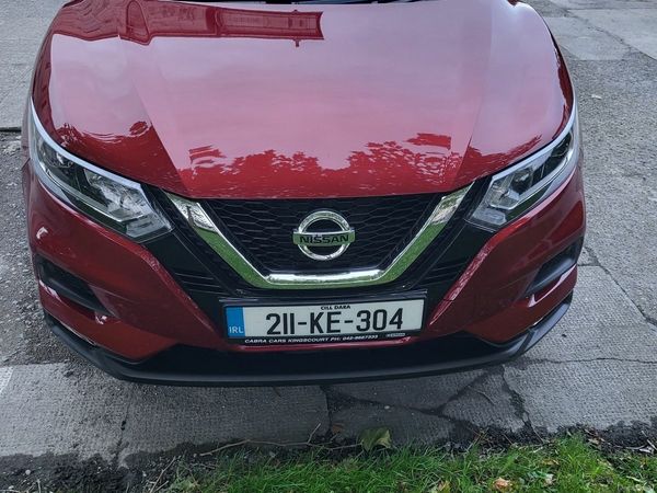 Nissan Qashqai MPV, Diesel, 2021, Red