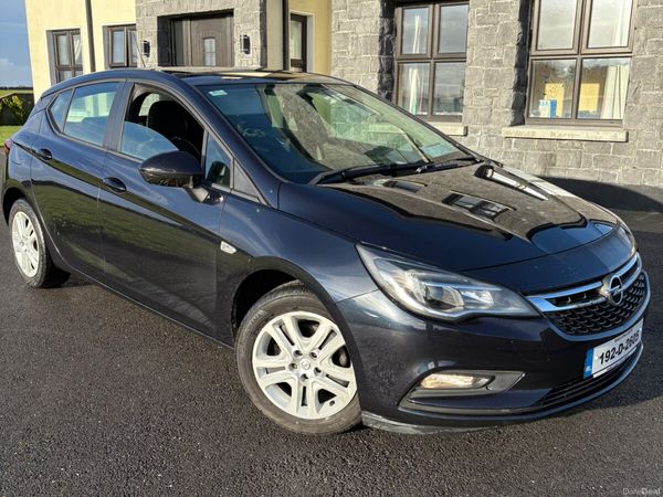 Opel Astra Hatchback, Petrol, 2019, Blue